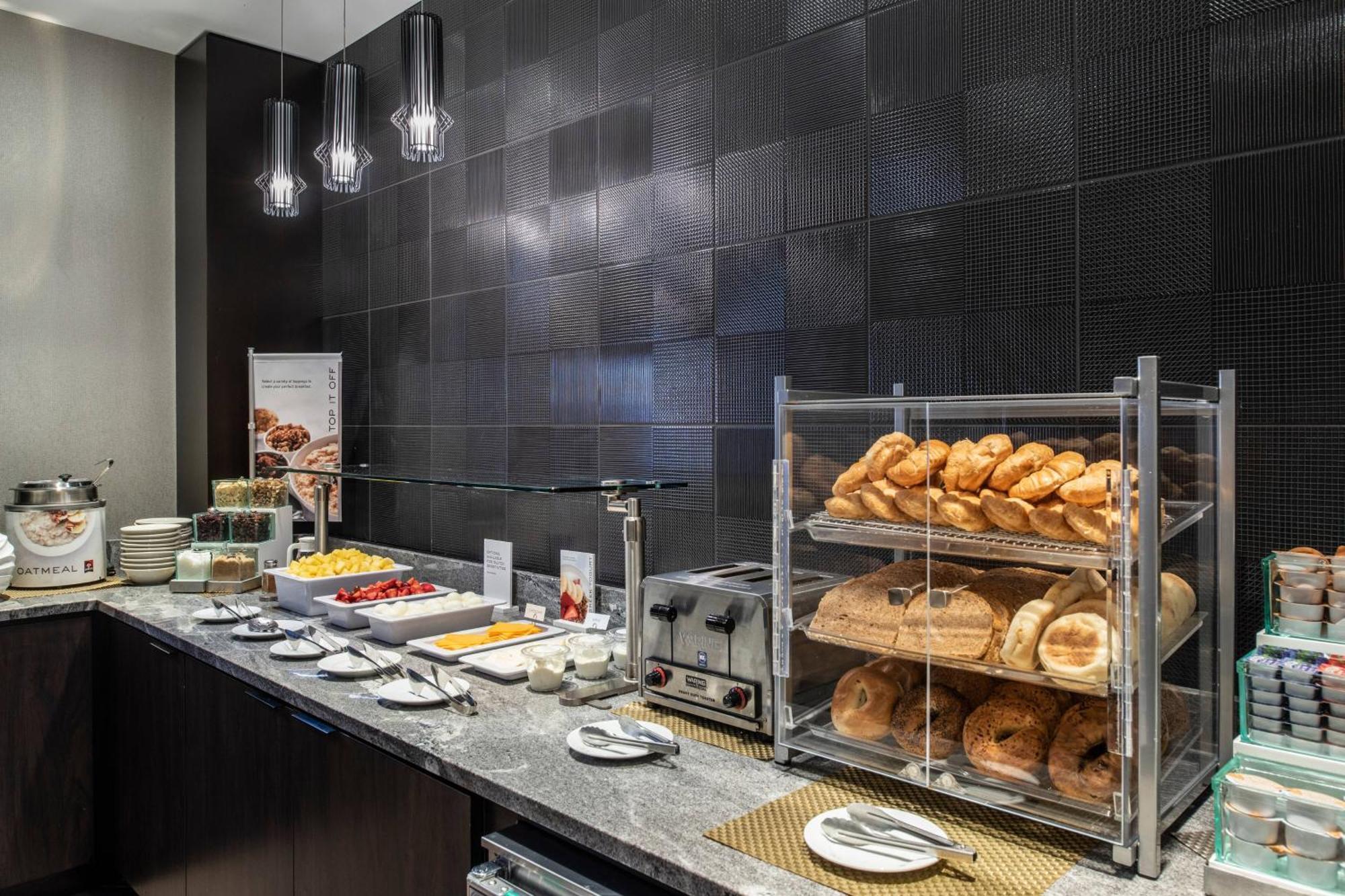 Residence Inn By Marriott Boston Logan Airport/Chelsea Exteriör bild