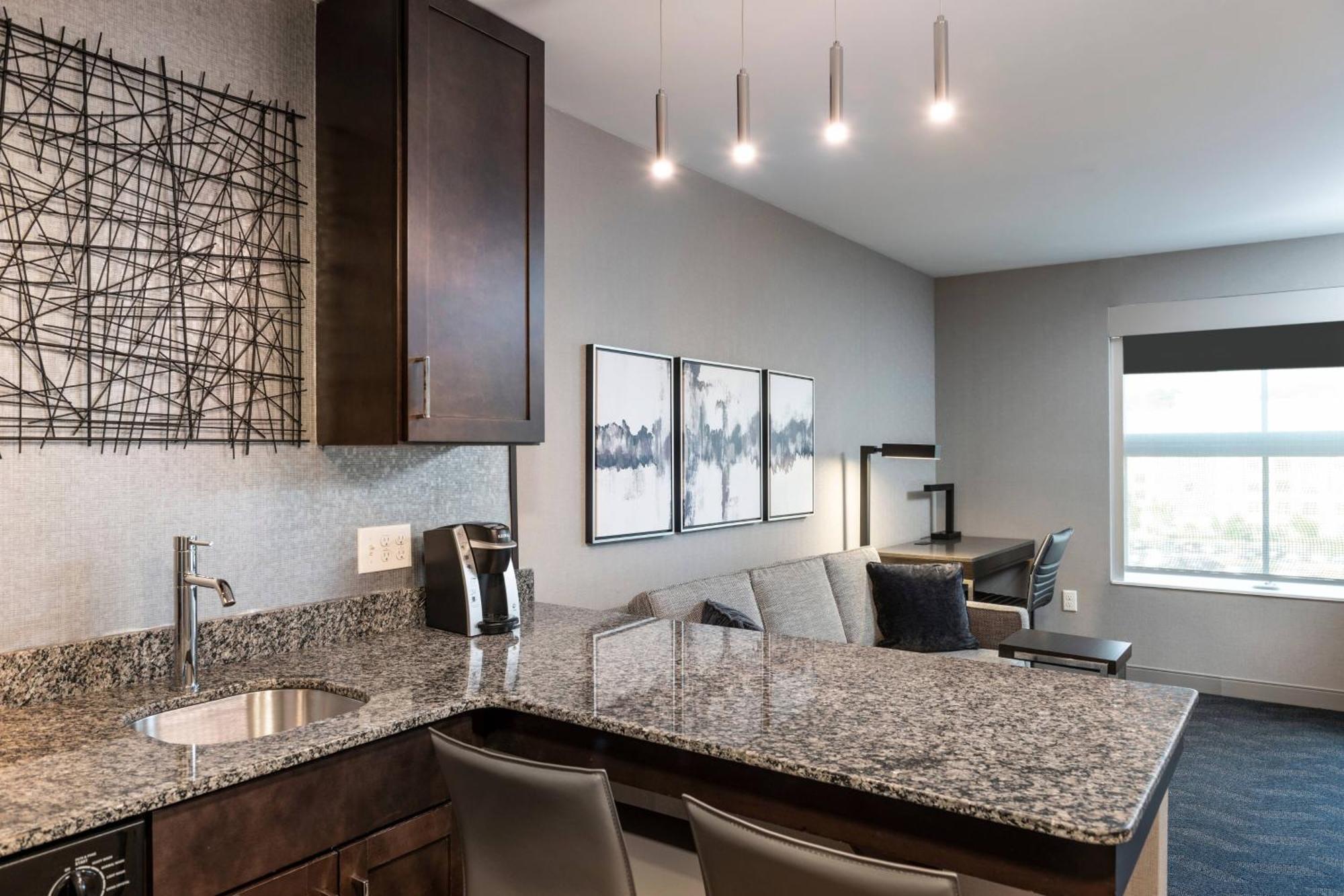 Residence Inn By Marriott Boston Logan Airport/Chelsea Exteriör bild
